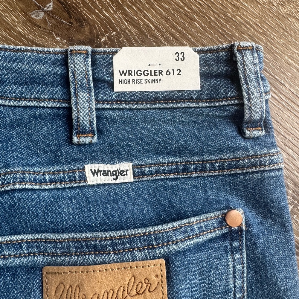 NWT: WRANGLER JEANS: Wriggler 612 Style